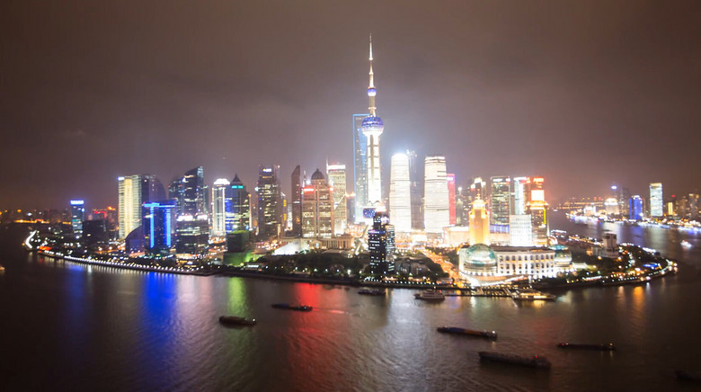 上海东方明珠江边夜景