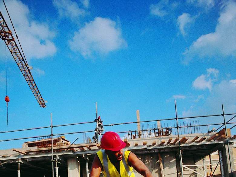 建筑工地施工现场工人作业建造高楼(图片编号