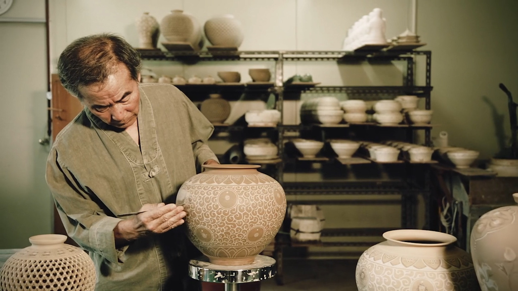 陶制品工艺陶器陶瓷花瓶碗工匠传统手艺烧窑