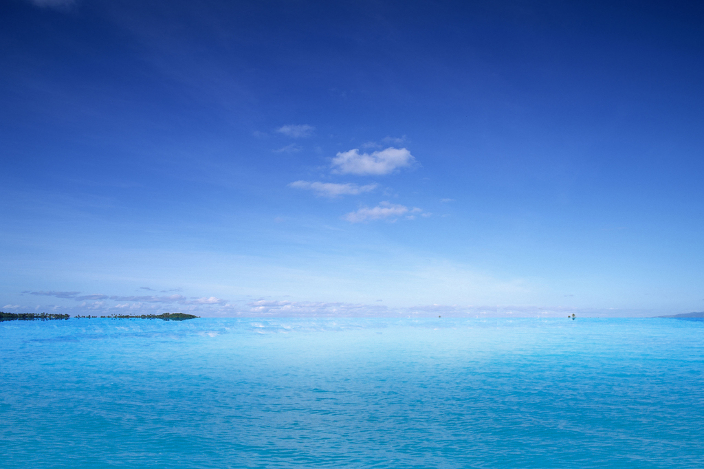 水资源素材水岸广告背景有水蓝天水面风景