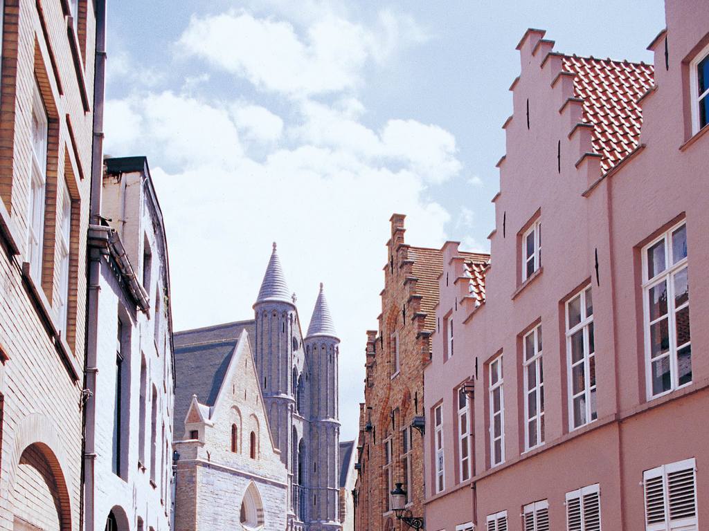 欧洲城市荷兰风情街角背景文化建筑