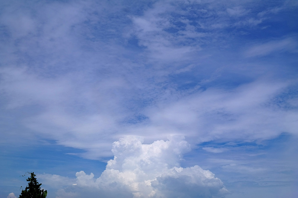 白雲藍天風景